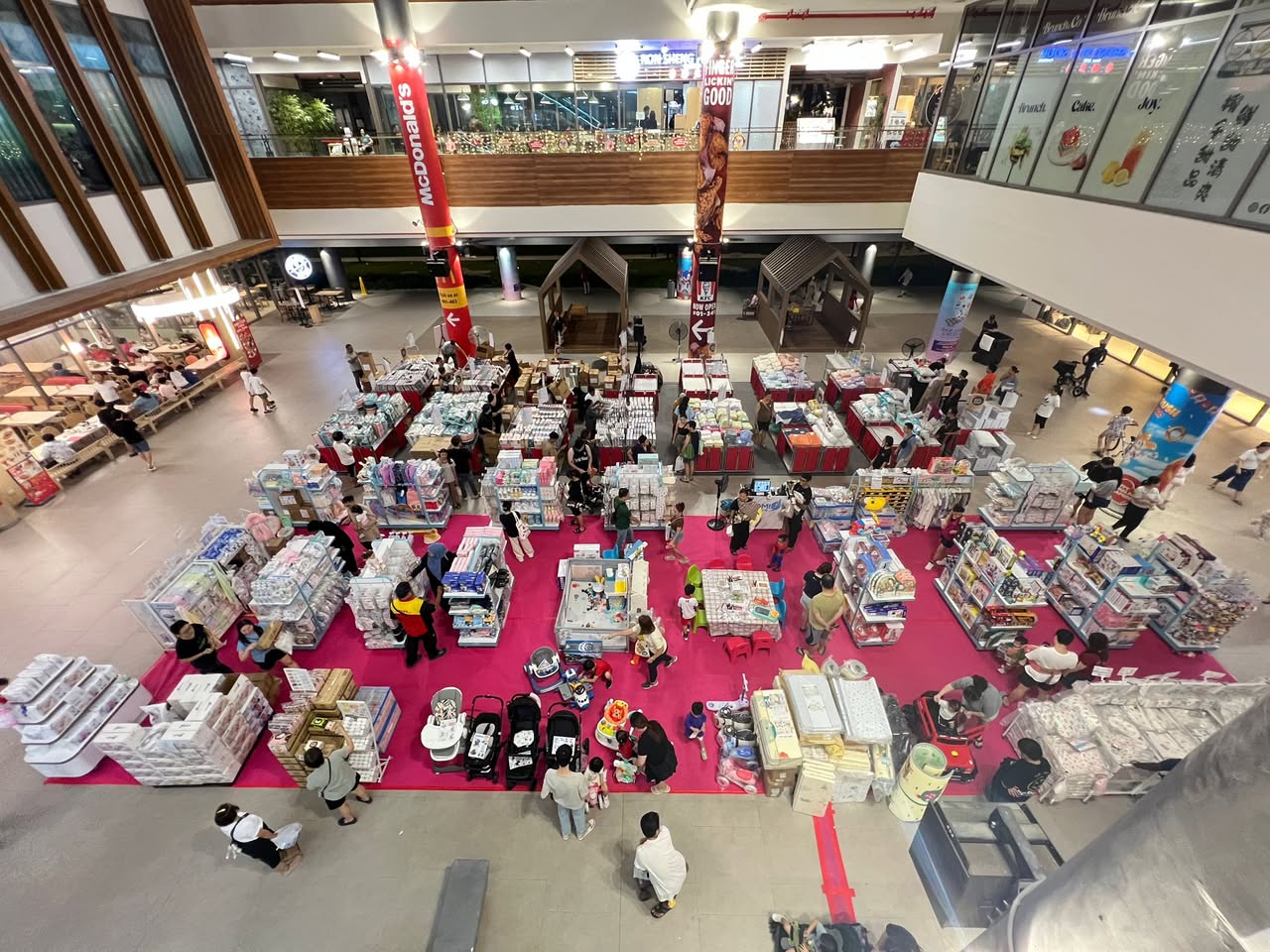 Vendor booths at the HOMIE Baby Fair