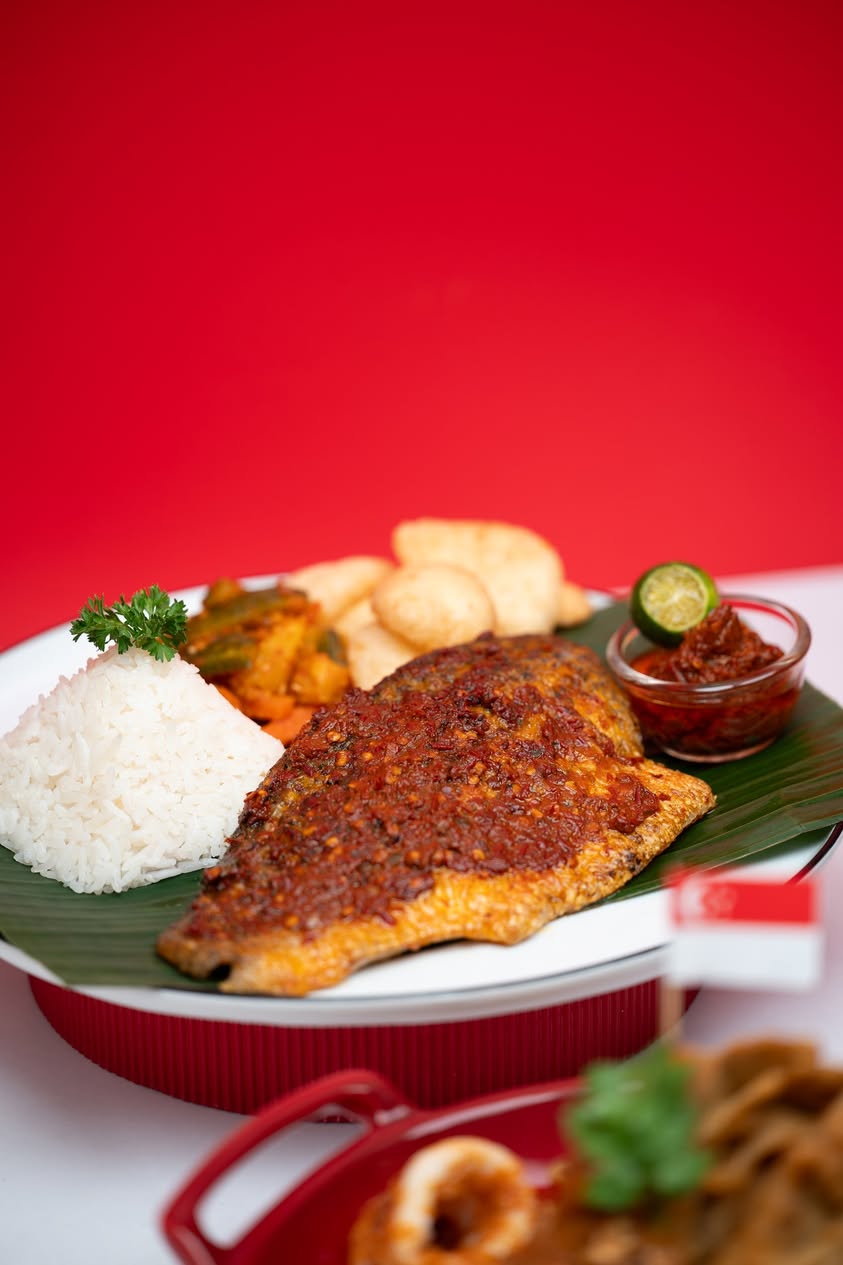 Crayfish Noodle with Chilli Crab Sauce from Swensen's National Day Specials