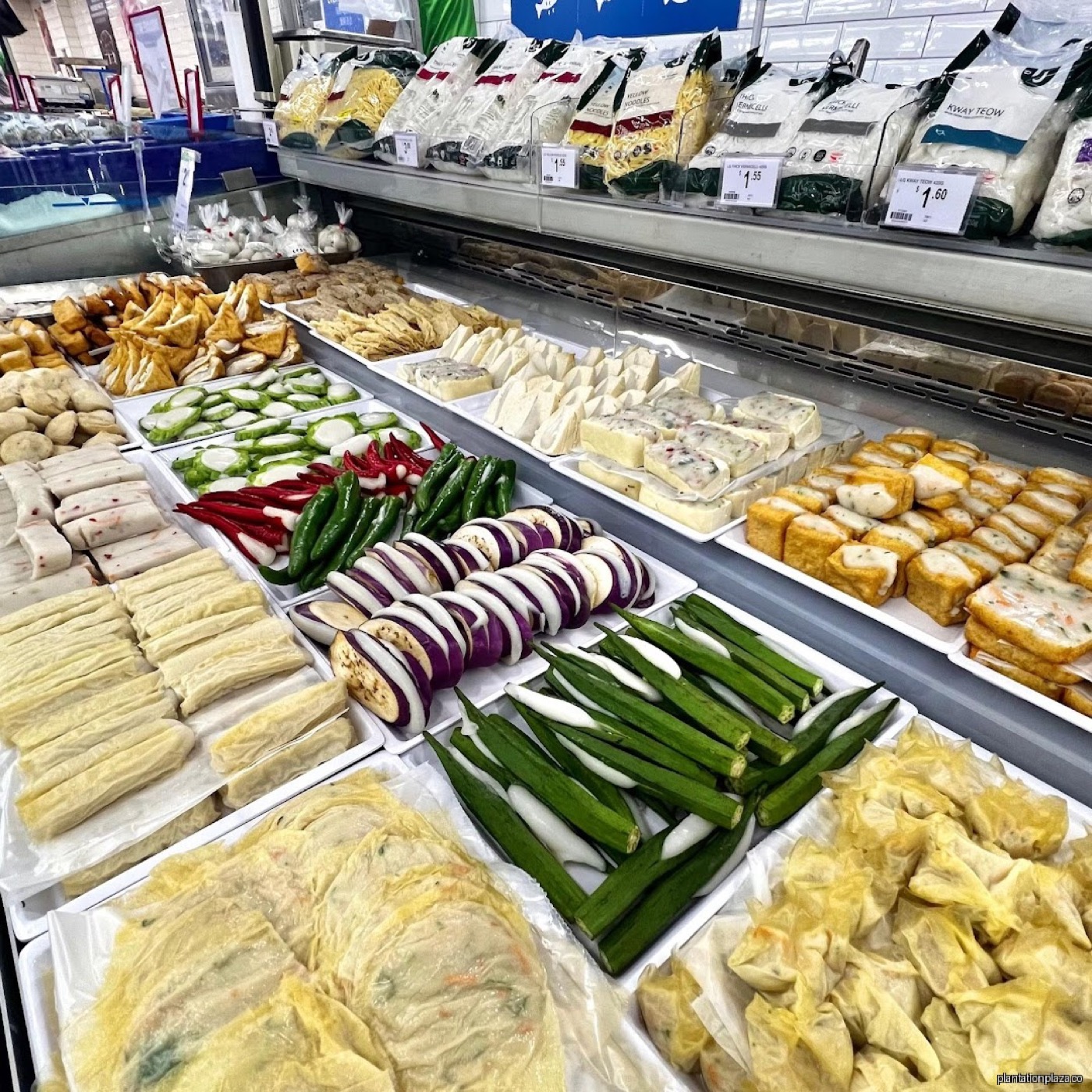 Aisles inside Giant supermarket at Plantation Plaza Tengah
